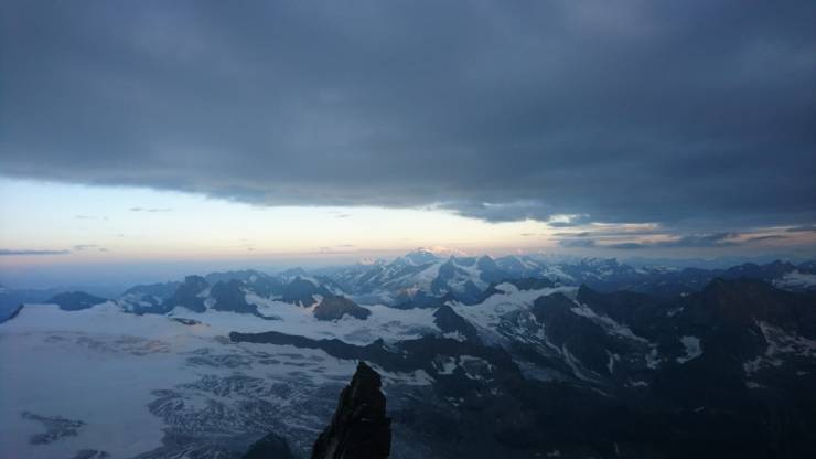 Blick nach Westen: Mont Blanc im Morgenlicht